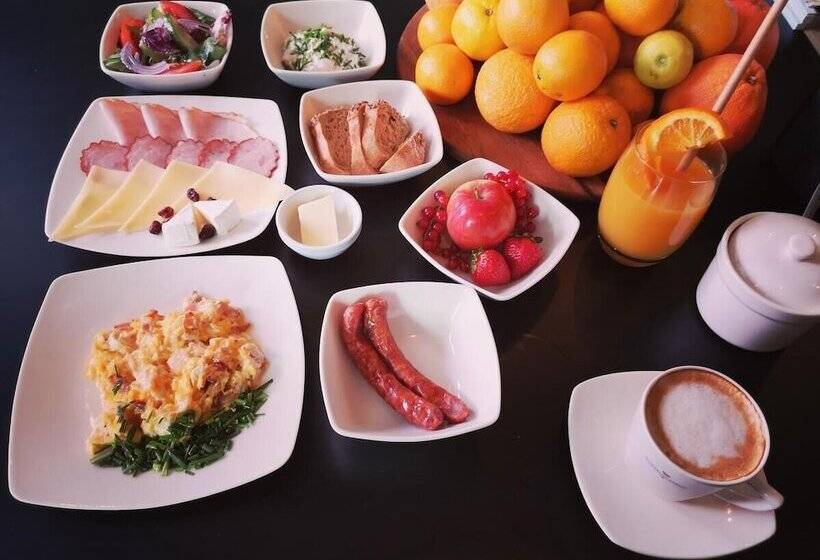 ユースホステル Blooms Inn & Apartments