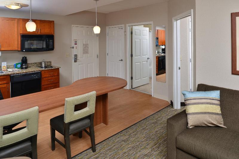 Отель Candlewood Suites   Bluffton Hilton Head, An Ihg