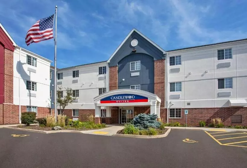Отель Candlewood Suites Kenosha, An Ihg