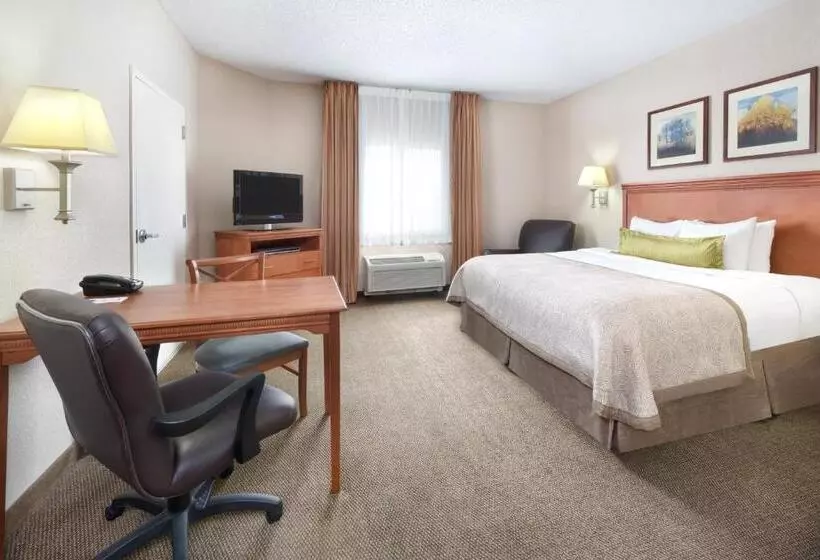 Отель Candlewood Suites Kenosha, An Ihg