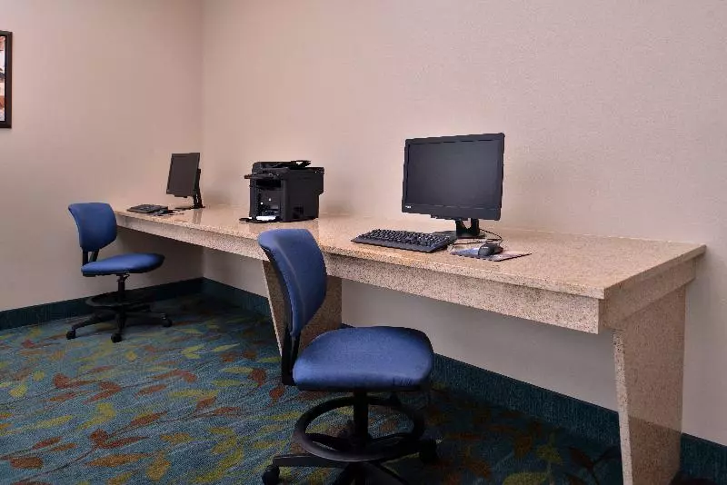 בית מלון כפרי Candlewood Suites Terre Haute, An Ihg