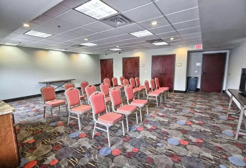 فندق Country Inn & Suites By Radisson, Dearborn, Mi