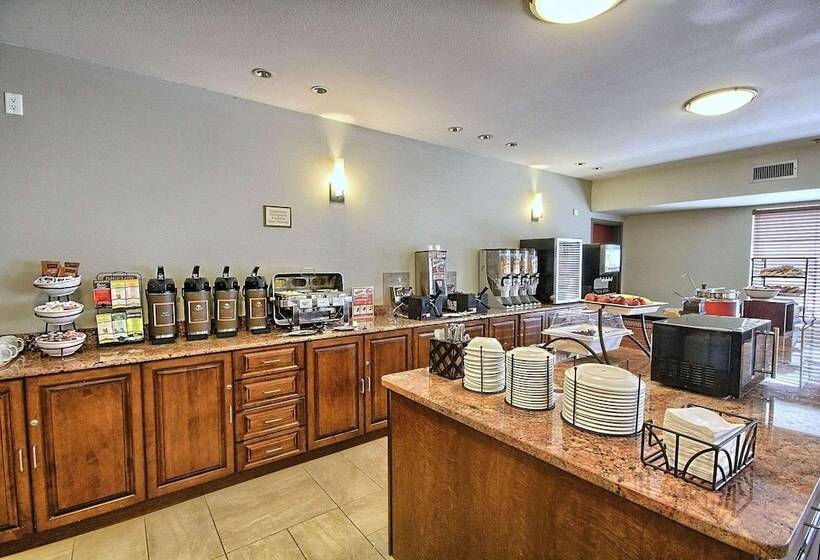 בית מלון כפרי Country Inn & Suites By Radisson, Dearborn, Mi