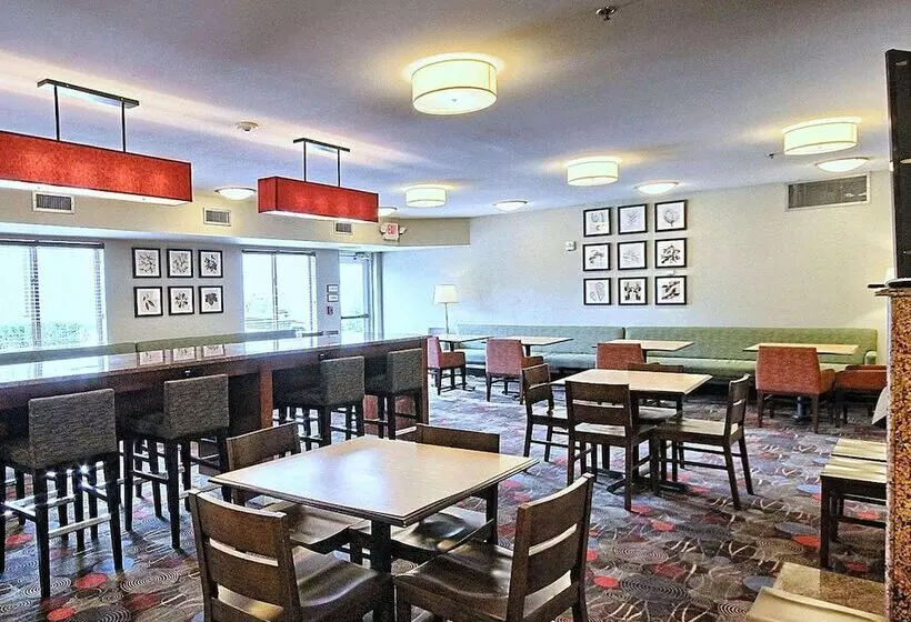 فندق Country Inn & Suites By Radisson, Dearborn, Mi