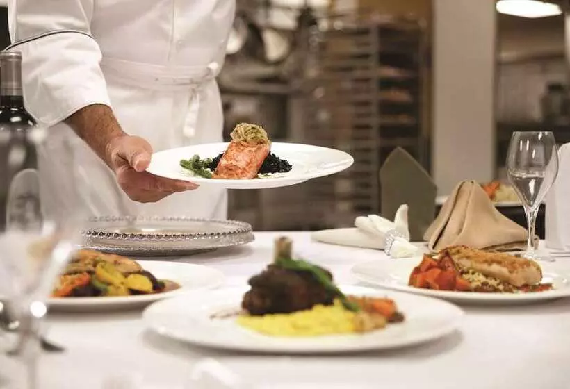 Отель Embassy Suites By Hilton Orlando Lake Buena Vista South