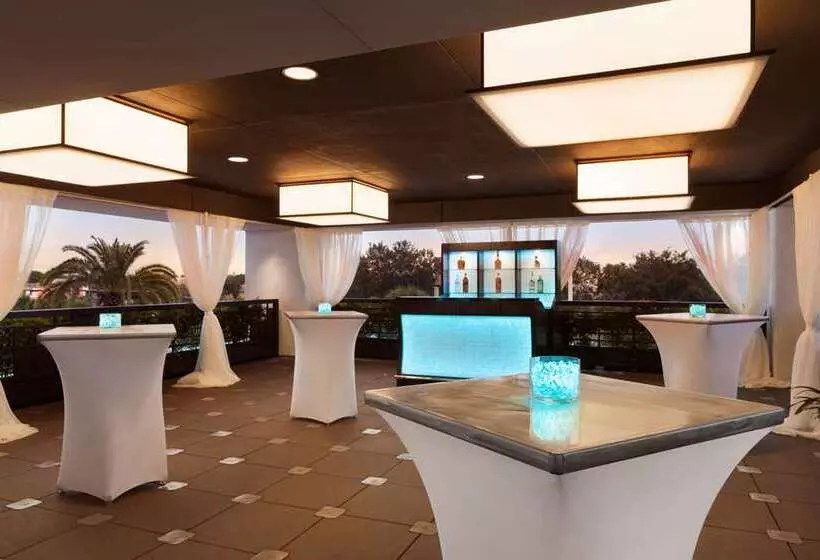 Отель Embassy Suites By Hilton Orlando Lake Buena Vista South