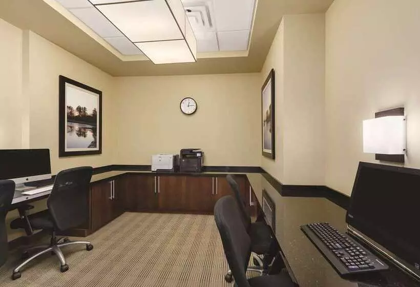 Отель Embassy Suites By Hilton Orlando Lake Buena Vista South