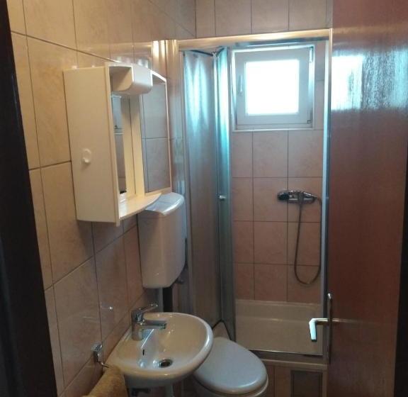 Apartments And Rooms Nediljko