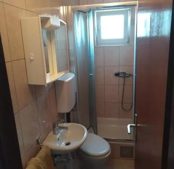 Apartments And Rooms Nediljko