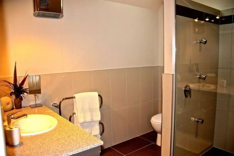 住宿加早餐 Dock Bay Lodge