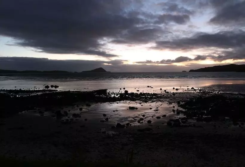 Admiralty Lodge Motel