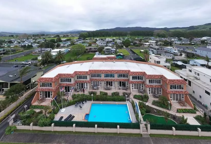 Admiralty Lodge Motel