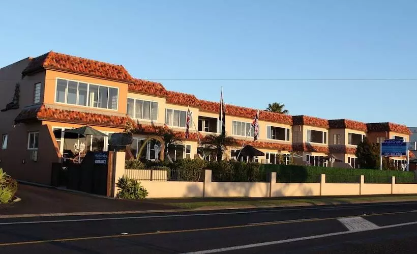 Admiralty Lodge Motel