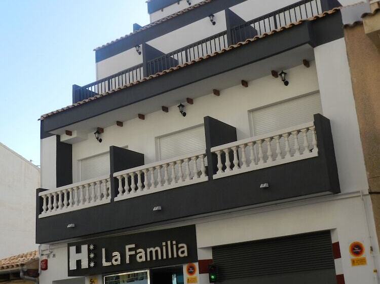 فندق La Familia