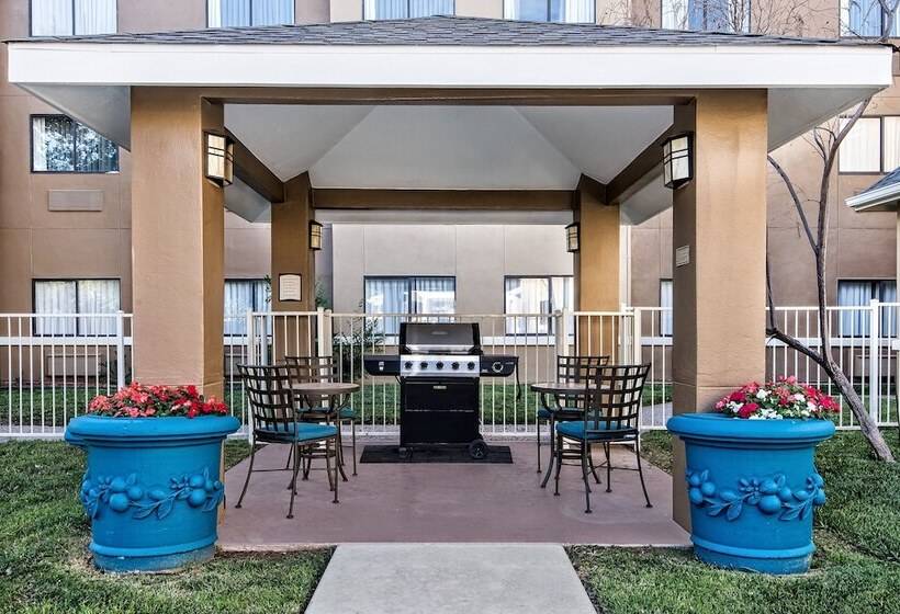 בית מלון כפרי Staybridge Suites Lubbock   University Area, An Ihg