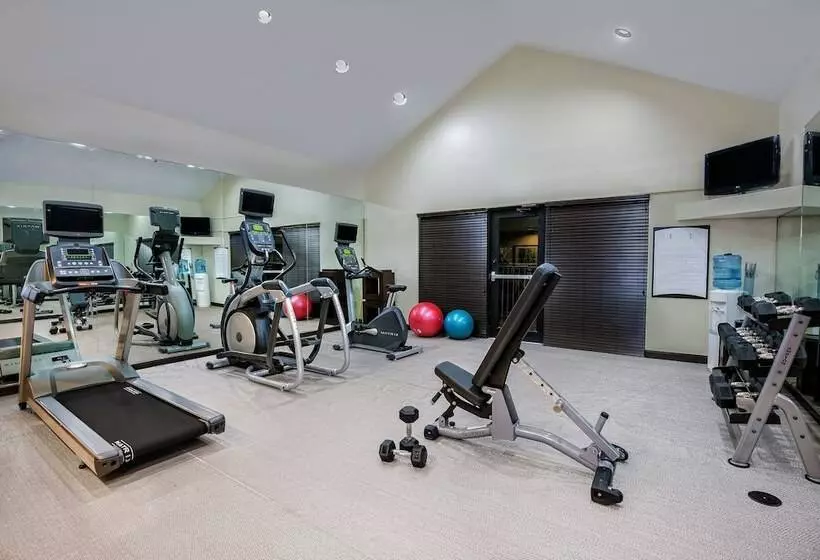 ホテル Staybridge Suites Lubbock   University Area, An Ihg