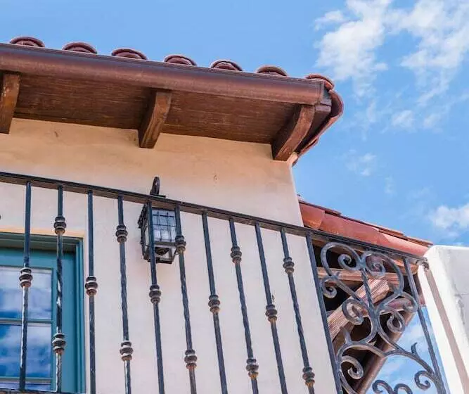 Отель Su Nido Inn