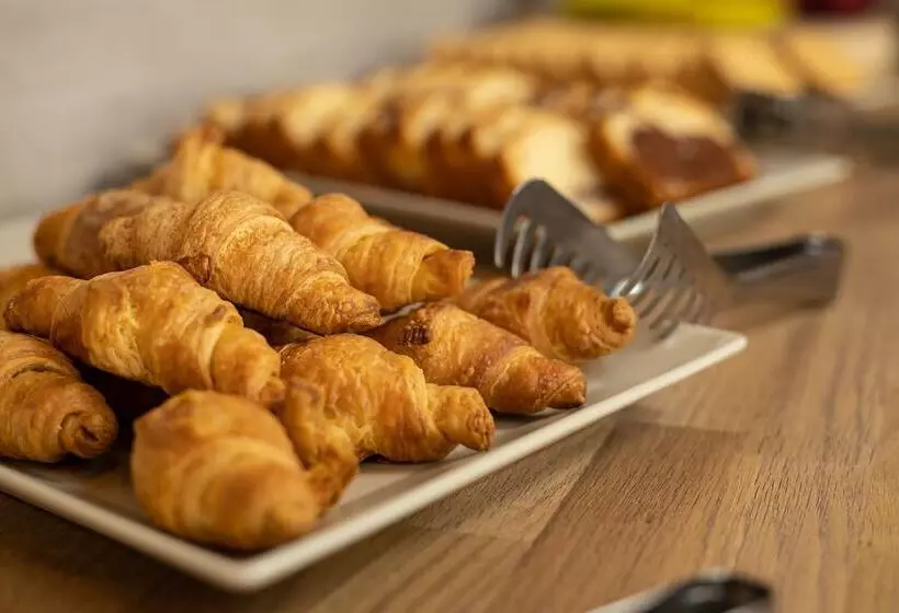 酒店 Theos Village Apartments