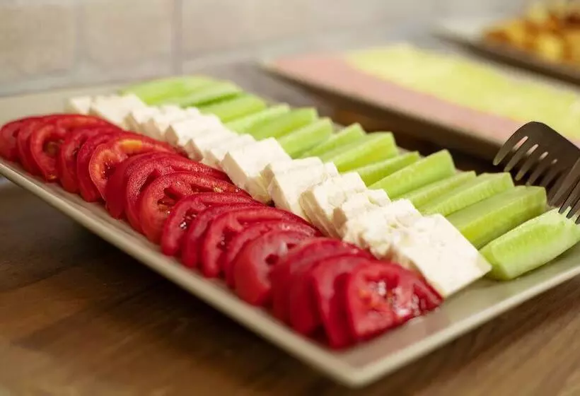 酒店 Theos Village Apartments