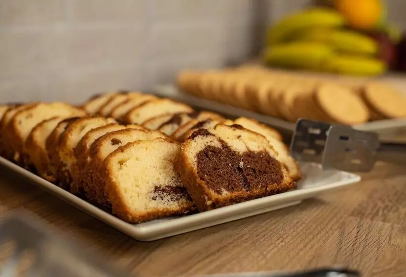 酒店 Theos Village Apartments