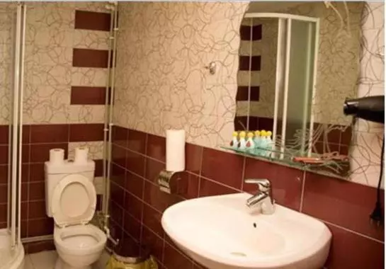 هتل Uni Palas Kavadarci