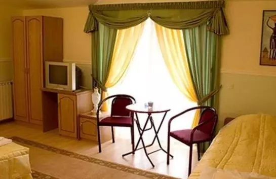 هتل Uni Palas Kavadarci