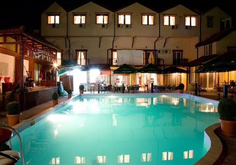 هتل Uni Palas Kavadarci