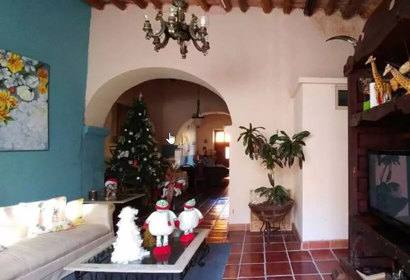 ホテル Hostal Doña Carlota