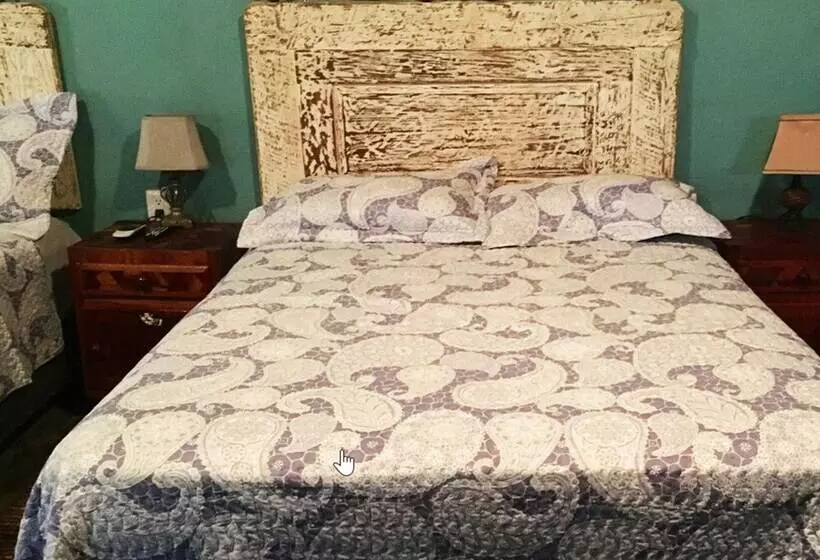 ホテル Hostal Doña Carlota