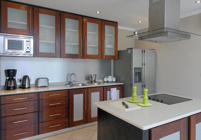 Den Laman Condominiums