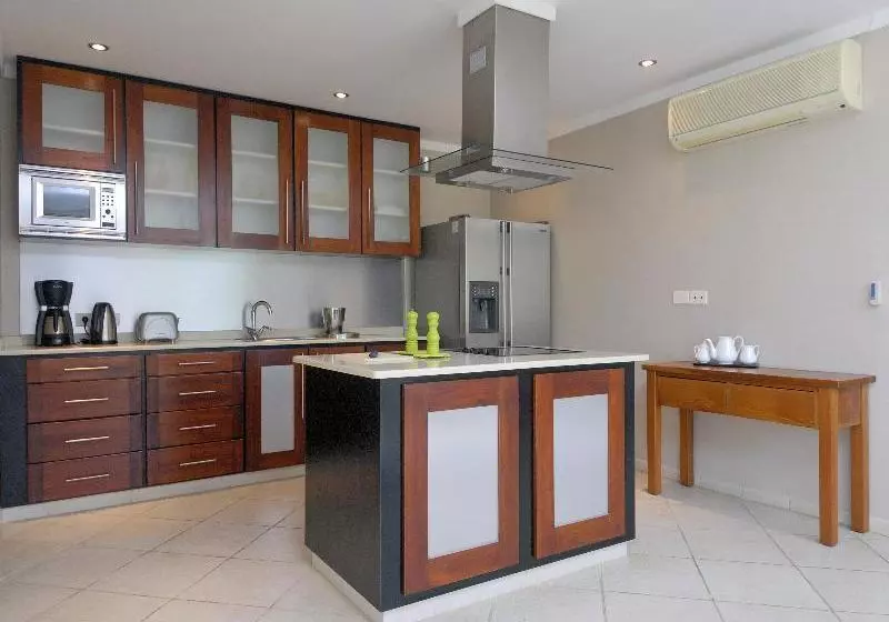 Den Laman Condominiums