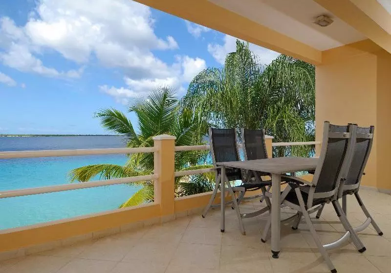 Den Laman Condominiums