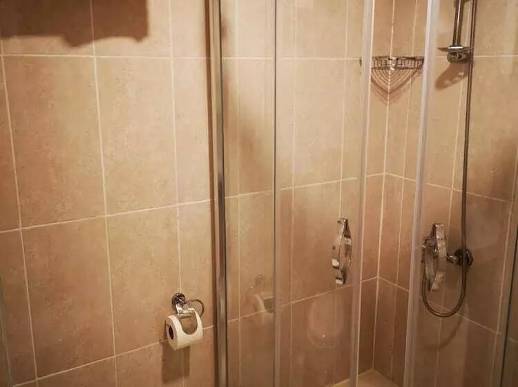 هتل Angels Garden