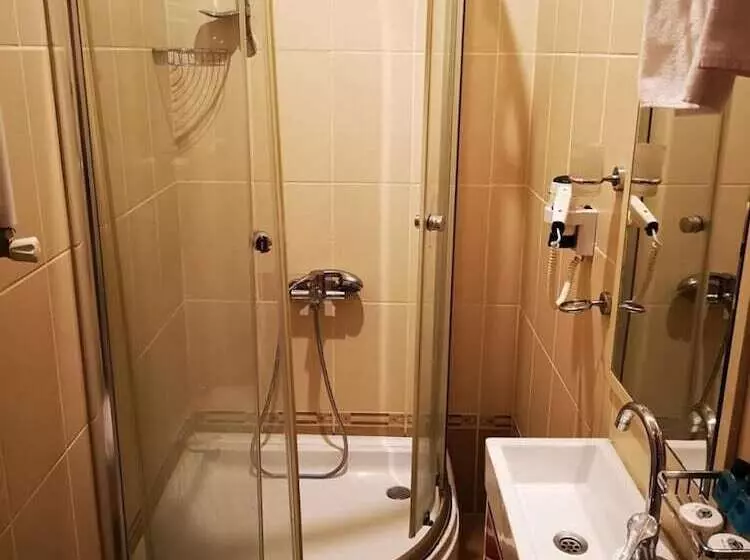 هتل Angels Garden