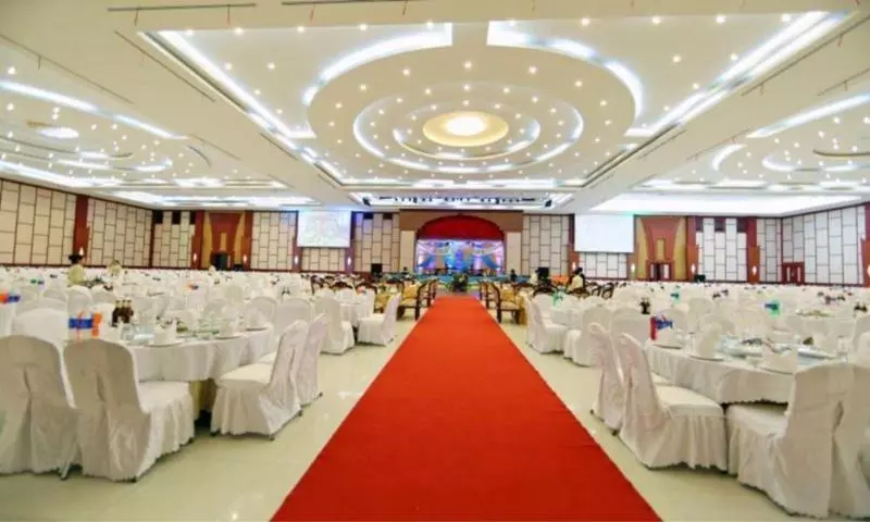 Отель Arawan Riverside