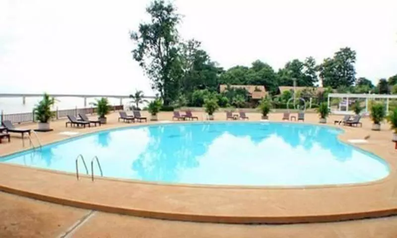 Отель Arawan Riverside