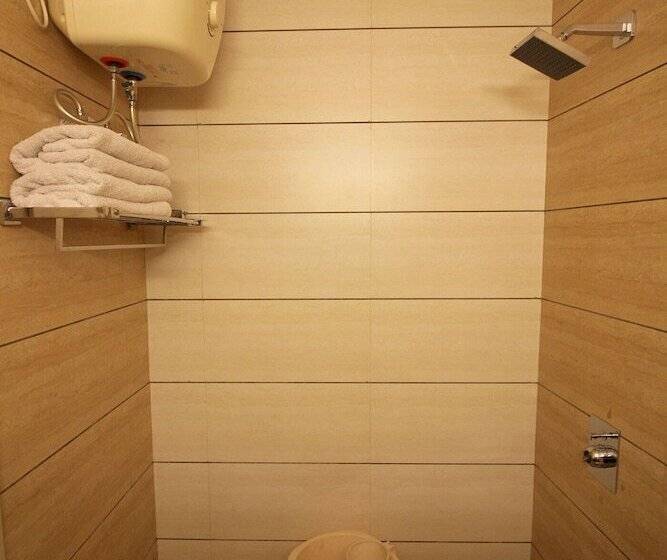 בית מלון כפרי Asian Plaza Dharamshala