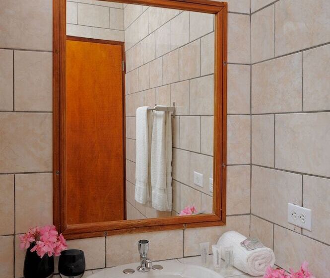 هتل Eden Beach Resort