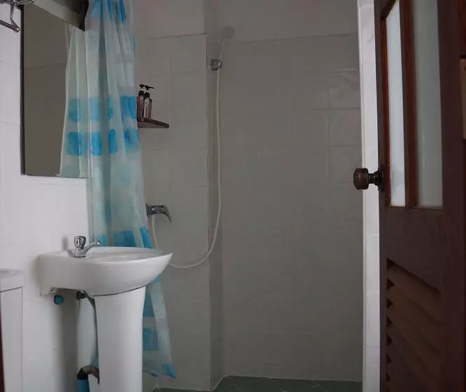 Hotelli The Elephant Crossing