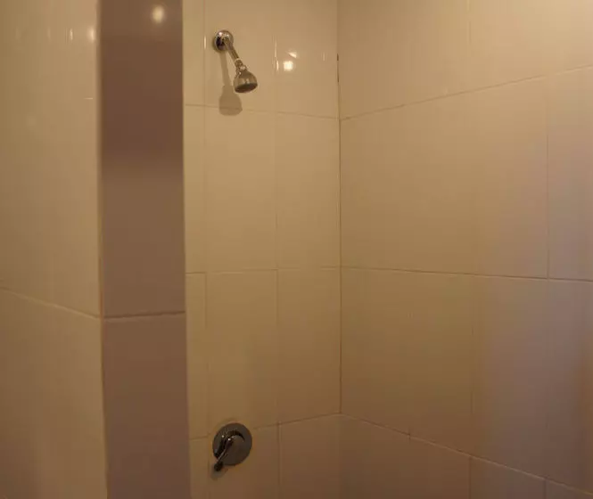 Hotelli The Elephant Crossing