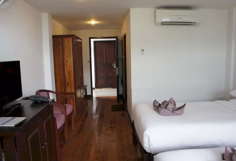 Hotelli The Elephant Crossing