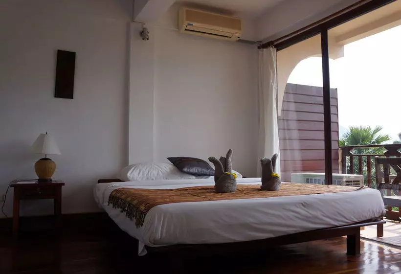 Hotelli The Elephant Crossing