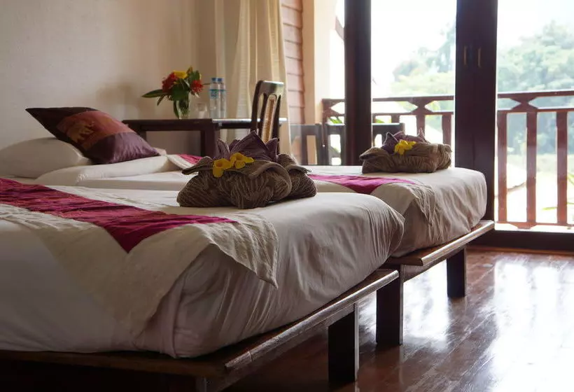 Hotelli The Elephant Crossing