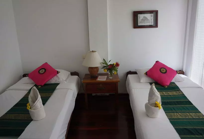 Hotelli The Elephant Crossing