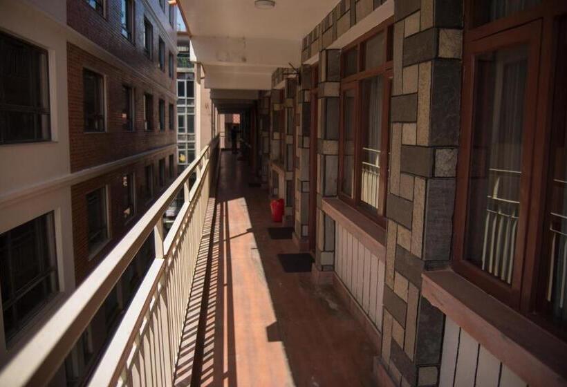 هتل Khangsar Home