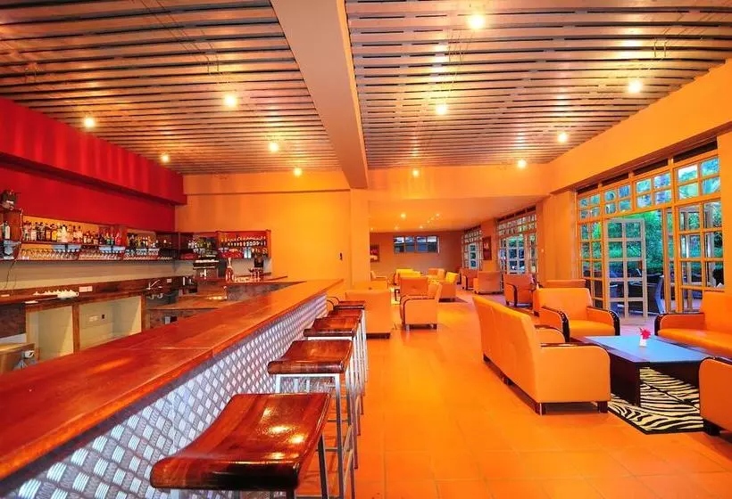 هتل Munyonyo Commonwealth Resort
