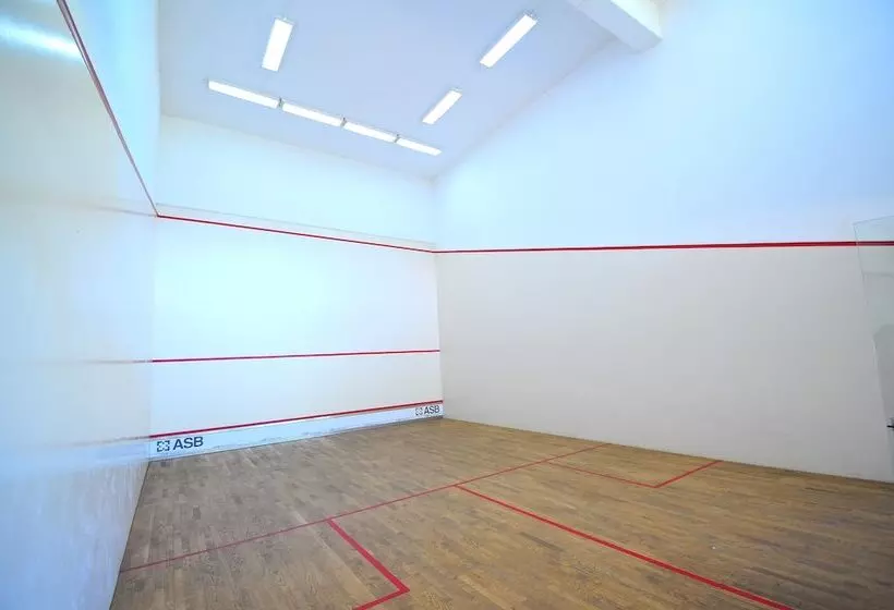 هتل Munyonyo Commonwealth Resort