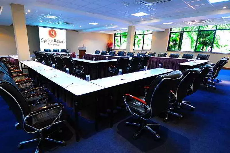 هتل Munyonyo Commonwealth Resort