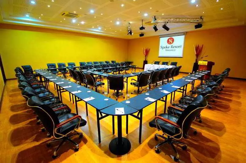 هتل Munyonyo Commonwealth Resort