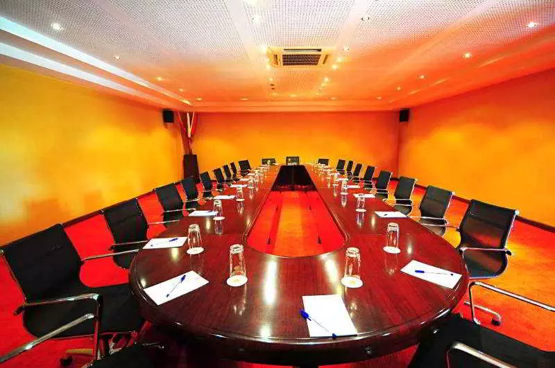 هتل Munyonyo Commonwealth Resort